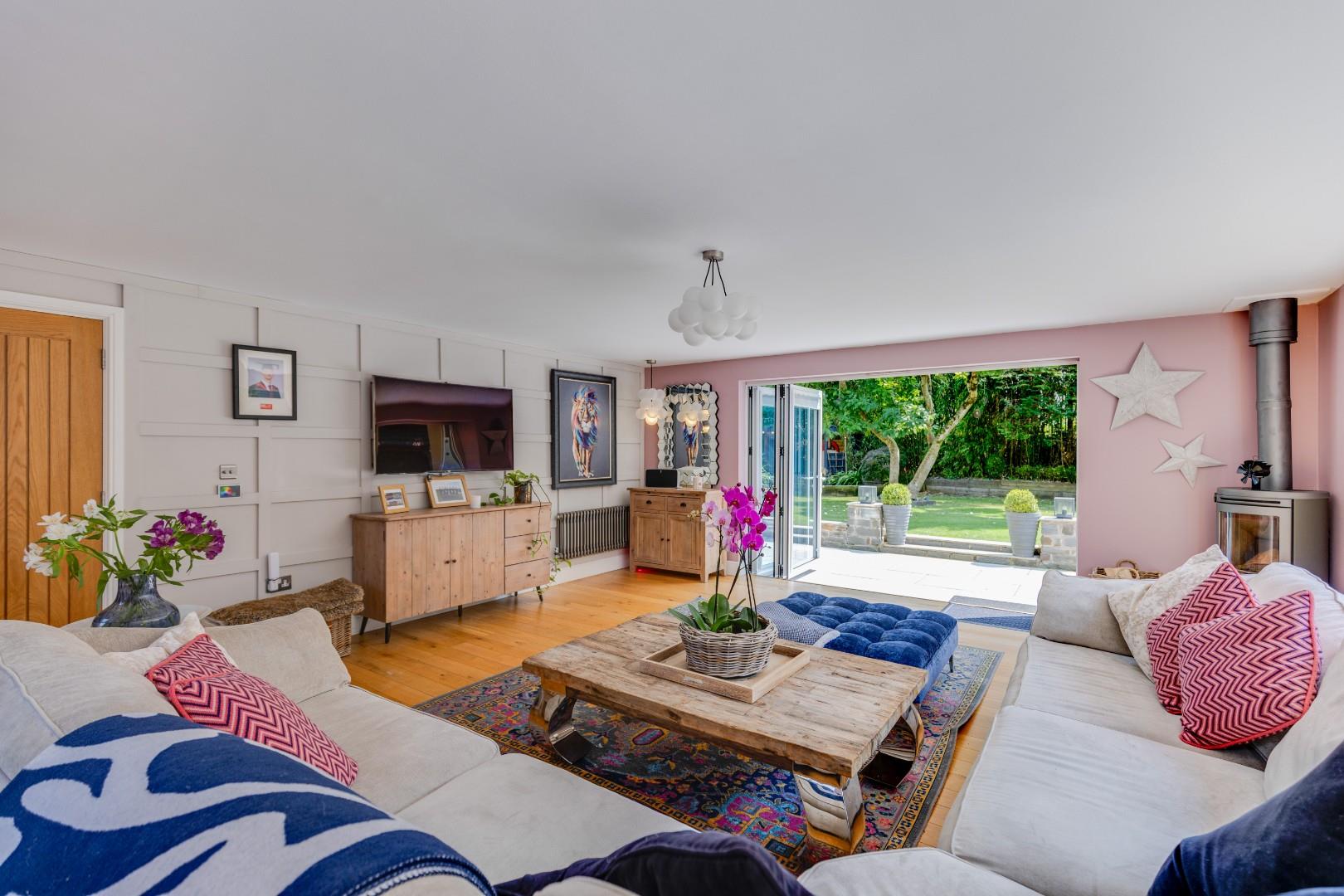 Foxleigh House, Trerhyngyll, Nr Cowbridge, Vale Of Glamorgan, CF71 7TN